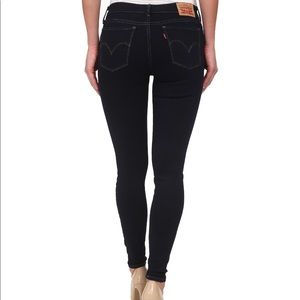NWT Super skinny Levi’s, Short 28” inseam 👖